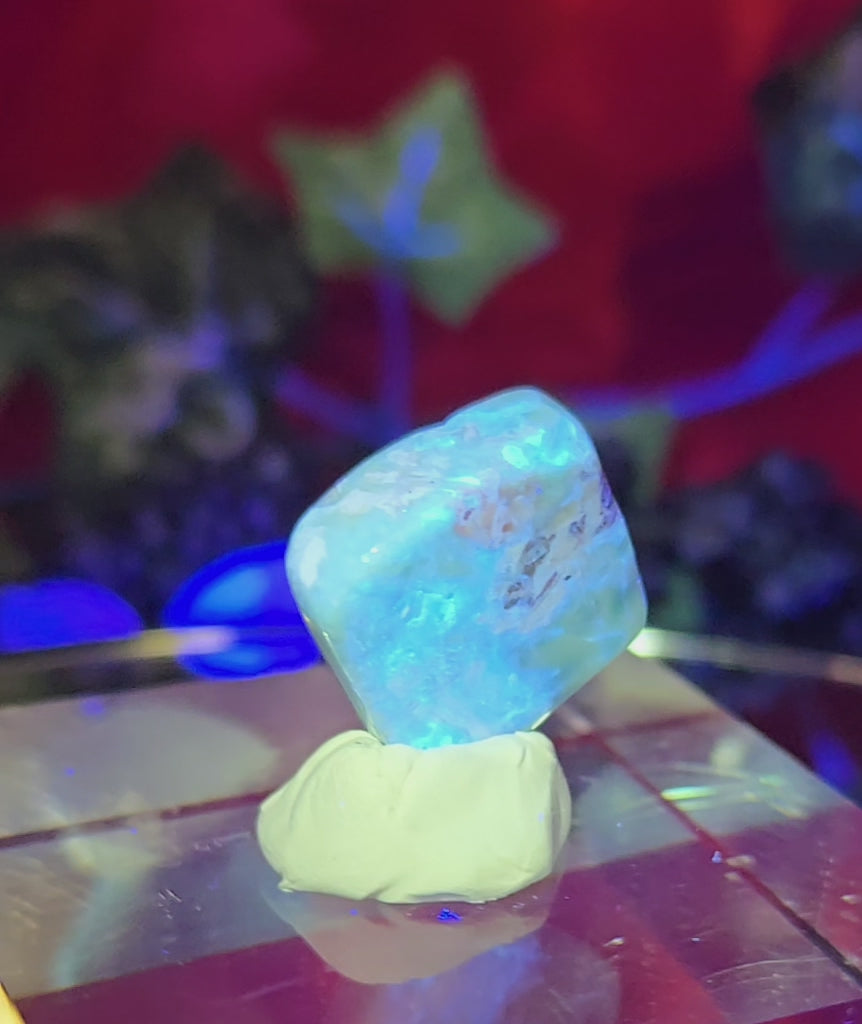 LARIMAR CABOCHON