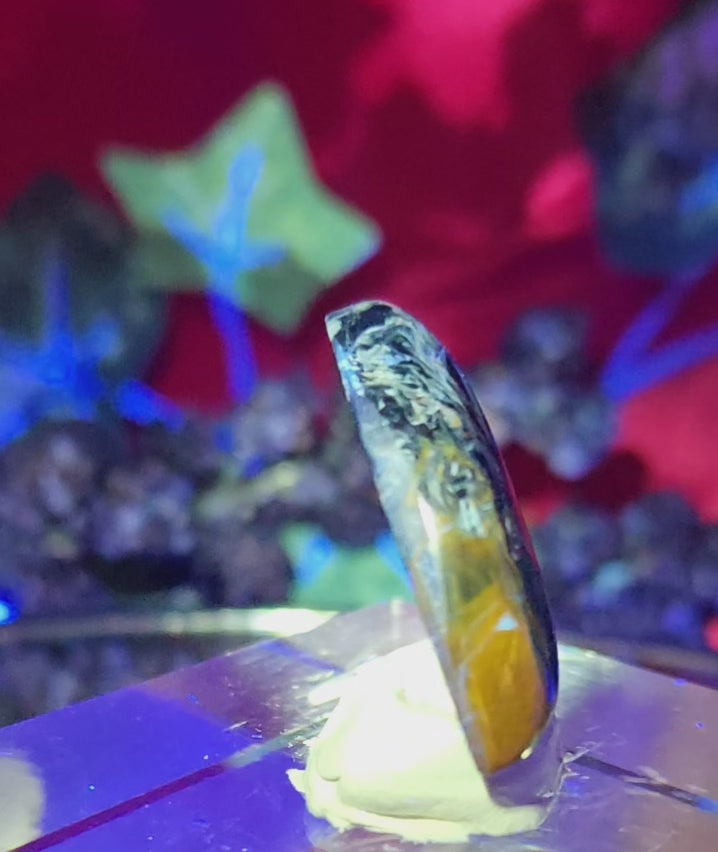 PETERSITE CABOCHON