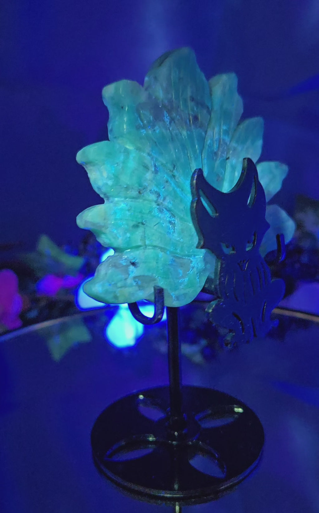 9 TAIL FOX WITH STAND