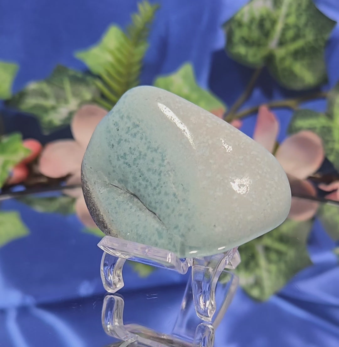 TROLLEITE PALM STONE